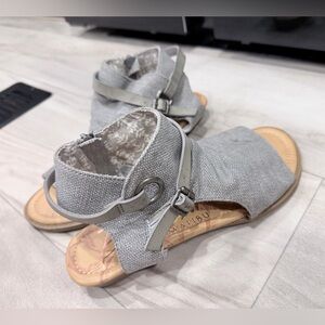 Chic Gray Sandals with zipper side